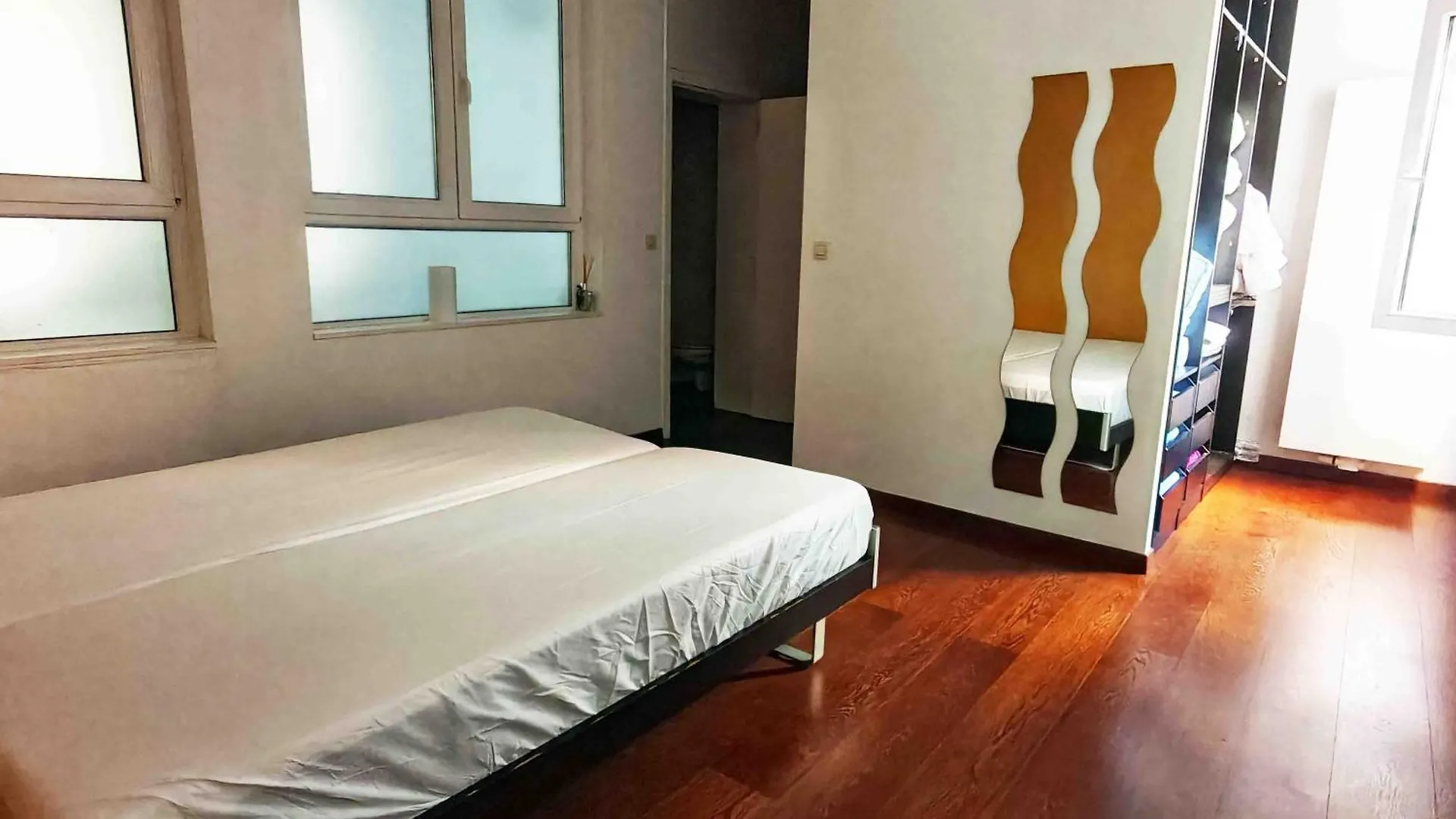 Sainte Catherine Whole Apartment Brussels