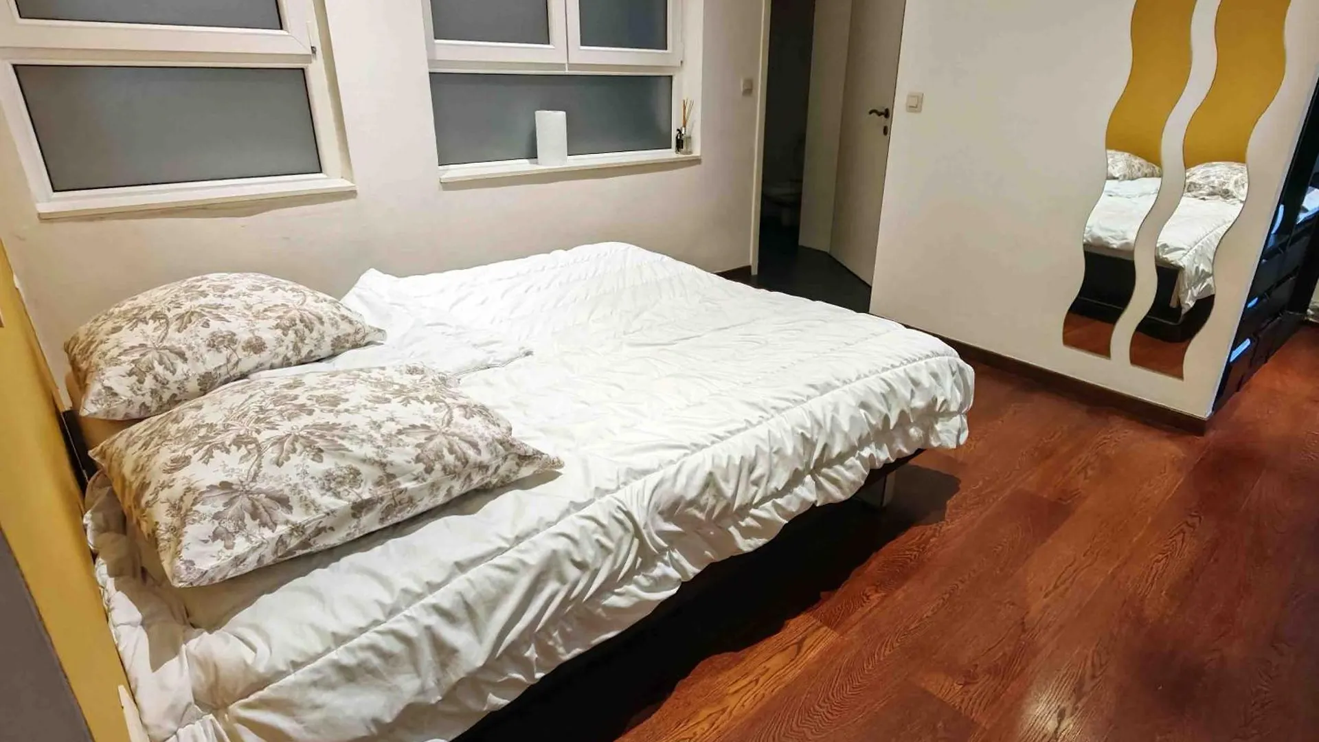 Sainte Catherine Whole Apartment Brussels